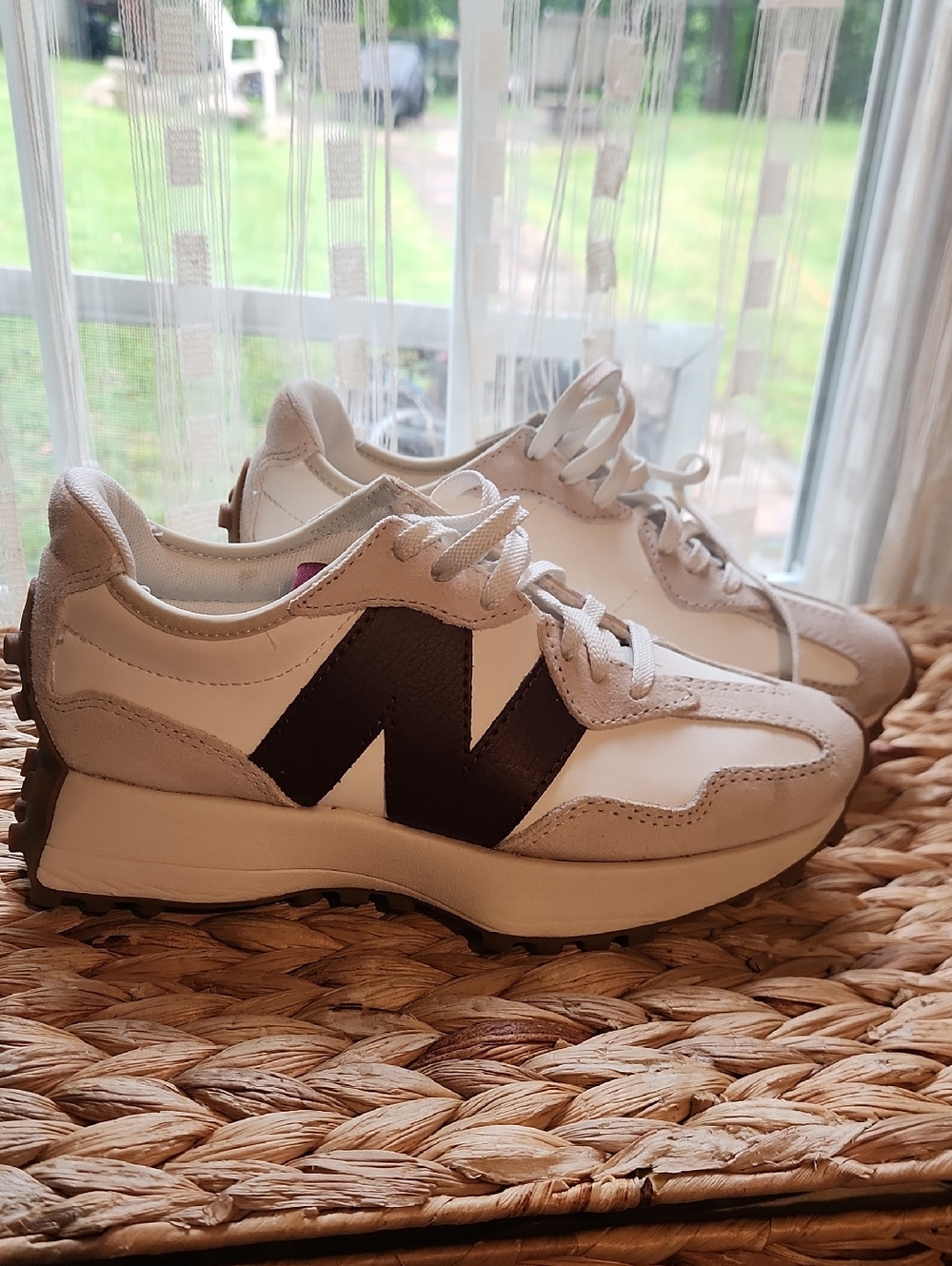 New Balance 327 Women’s White and Burgundy Platform-Style Sneakers